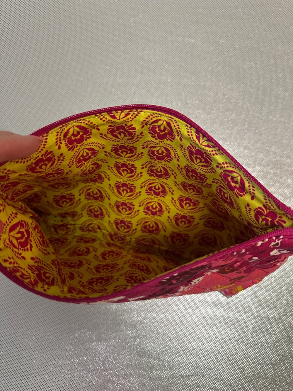 NWT Vera Bradley Pink, Yellow & Cream Quilted Floral Cosmetic Pouch - Picture 5 of 7